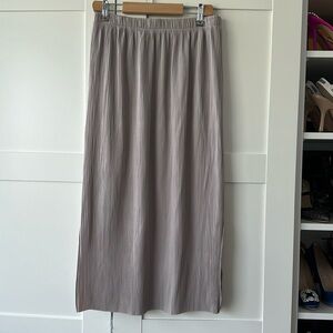 Aritzia Wilford long skirt. Size medium.